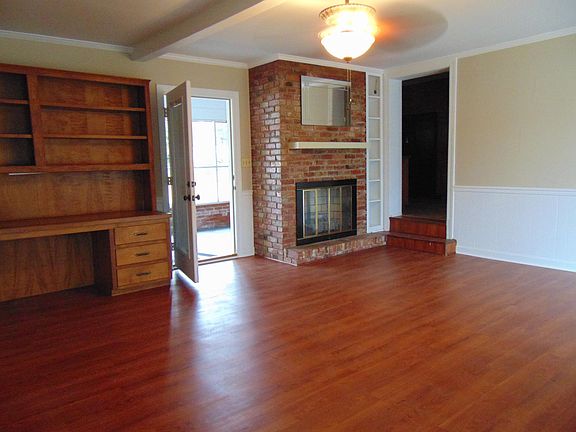 2nd image of 2121 N Berkeley Blvd