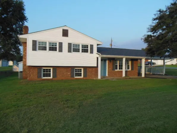 5838 Plantation Rd, Roanoke, VA 24019