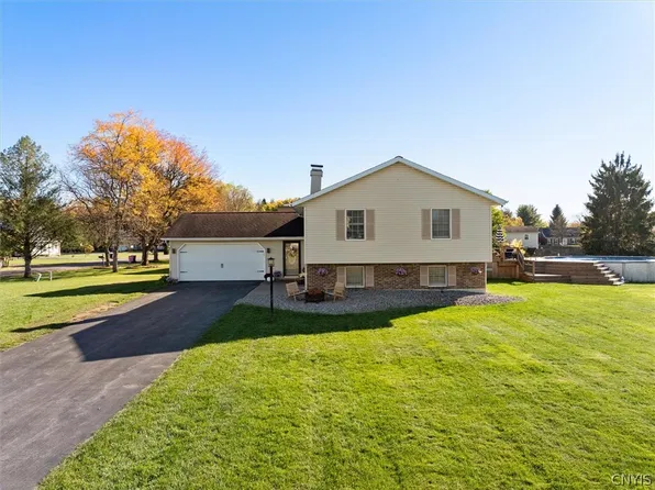 5958 Fairway Ln, Rome, NY 13440