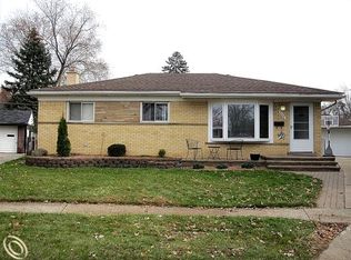 7774 Lear Ct, Westland, MI 48185