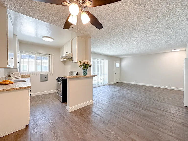 1027 S Atlantic Blvd #9 — Photo 7
