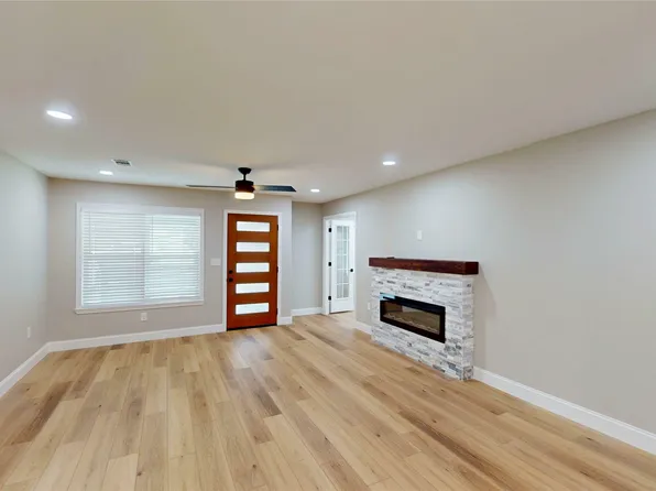 2210 McClure St, Irving, TX 75062