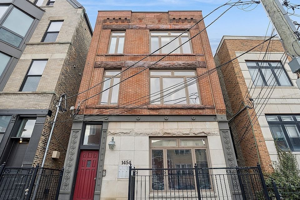 1st image of 1454 W Blackhawk St APT 1