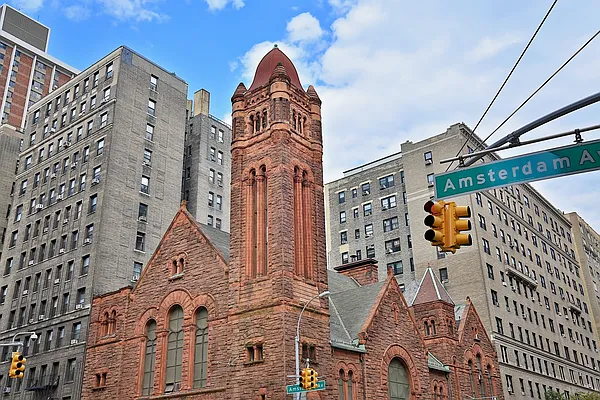 Rented by Charles Coutinho LLC | media 24