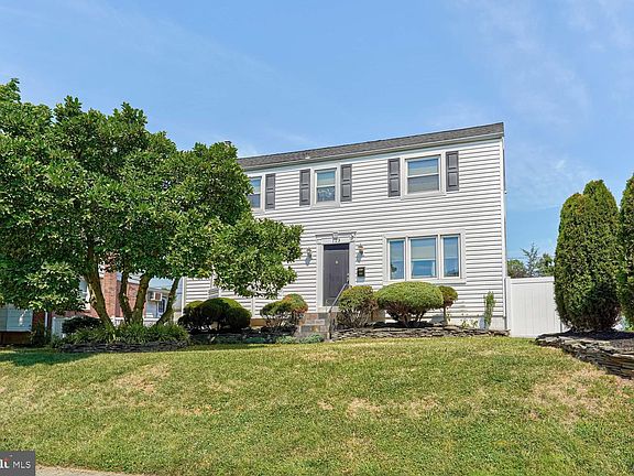 2nd image of 123 Bonsall Ave