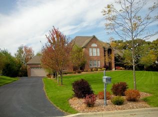 508 Bluffs Edge Dr, McHenry, IL 60051