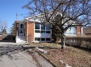 3443 Queenston Dr, Mississauga, ON L5C 2G5