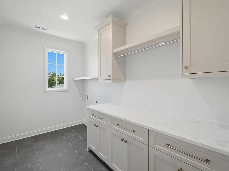 1890 Dawson Cir — Photo 19