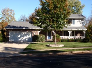 3104 N Old Trail Rd, Peoria, IL 61604