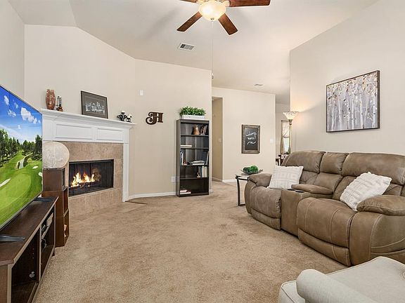 4th image of 3526 Woodland Ln