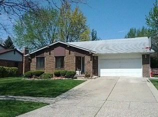 1439 Peachtree Dr, Troy, MI