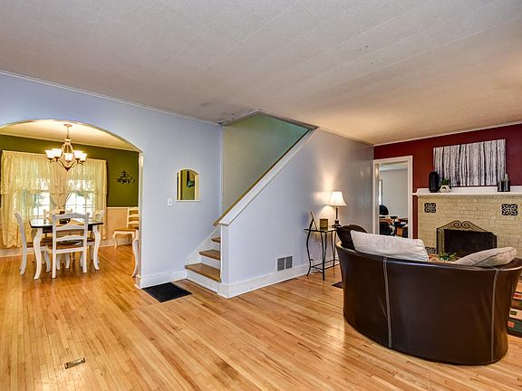 525 College-2