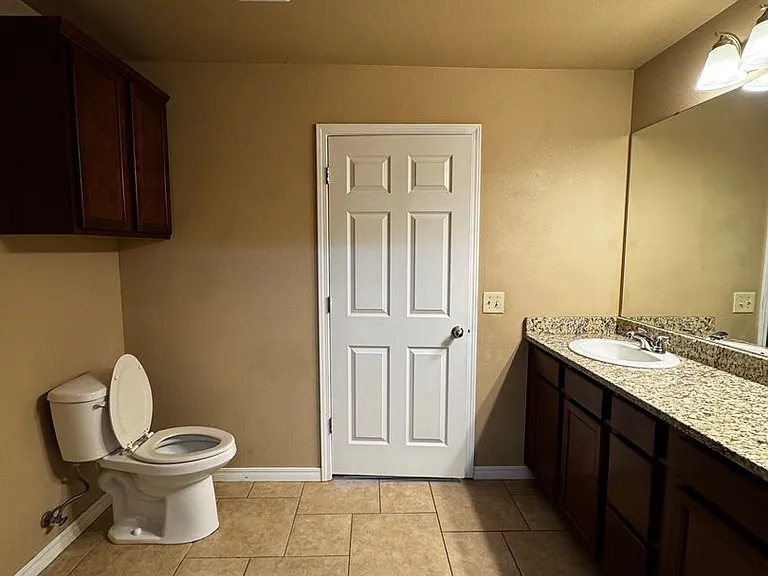 4517 S Roberts St — Photo 16