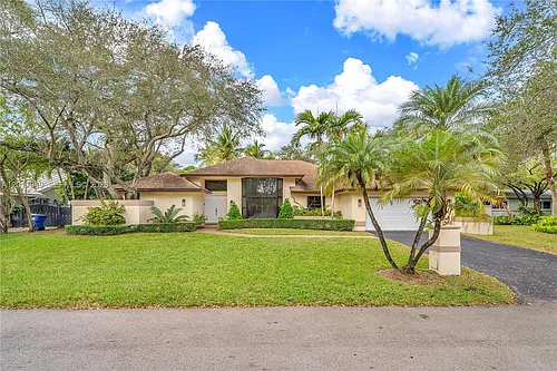 10330 SW 58th Ct Photo 1