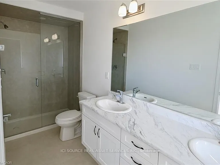 933 Amand Dr — Photo 11