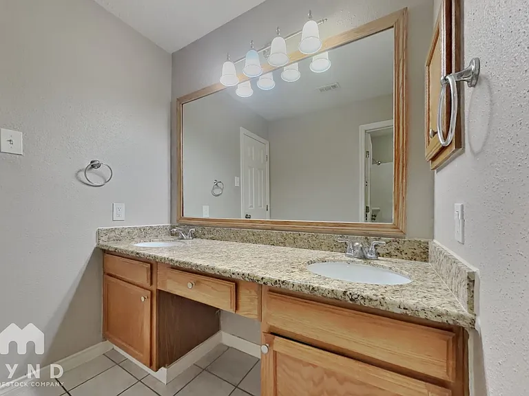 3218 Sedgeborough Cir — Photo 14