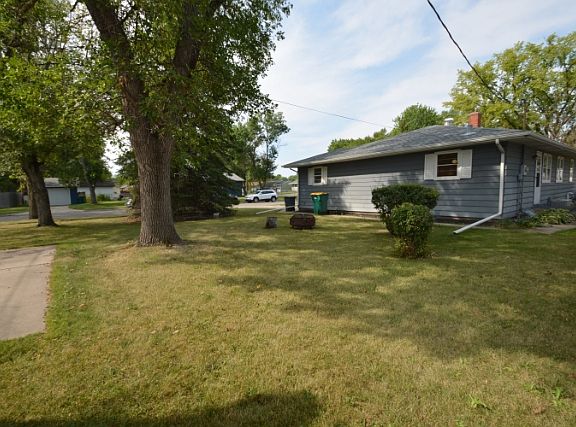 4th image of 300 5th Ave E