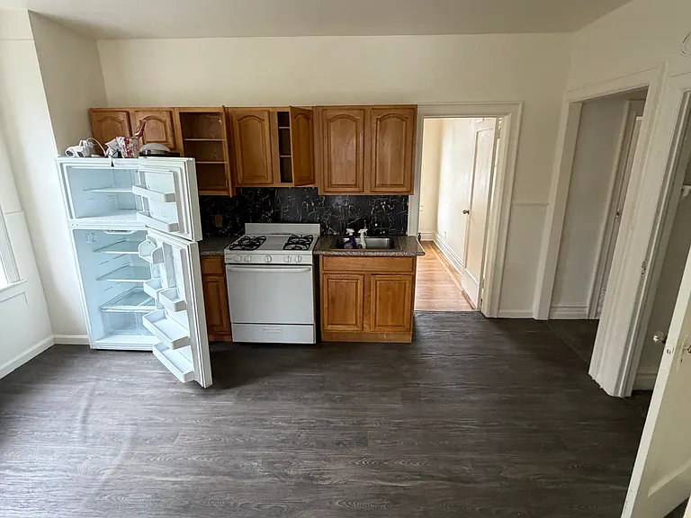 573 Avenue E #6 — Photo 5