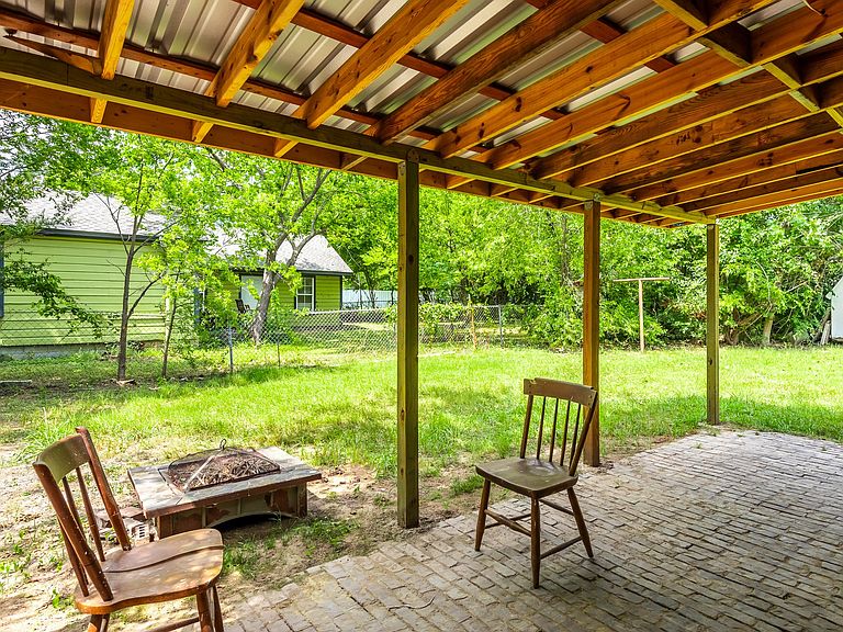 Listing photo 4