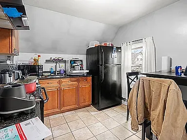 10 Lawrence St — Photo 8