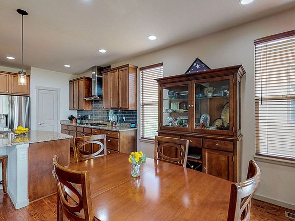 B1 - 07 - Dining Area.jpg