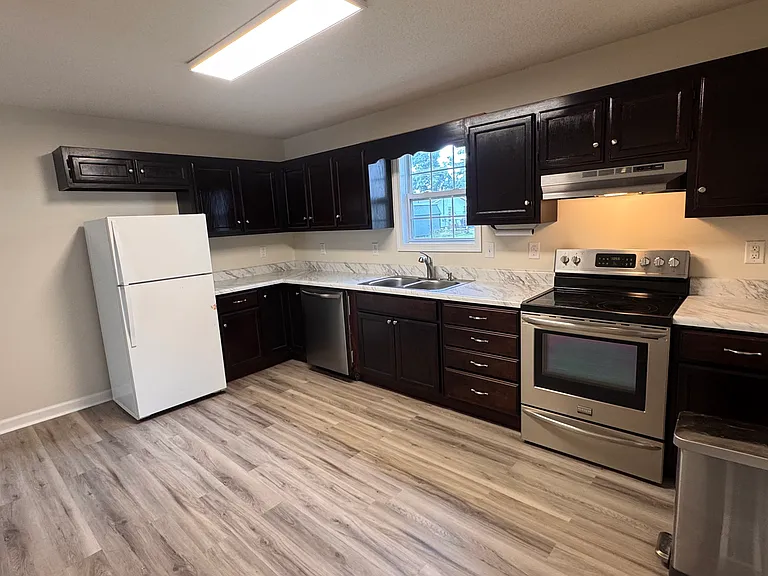 105 Darnell Dr — Photo 8