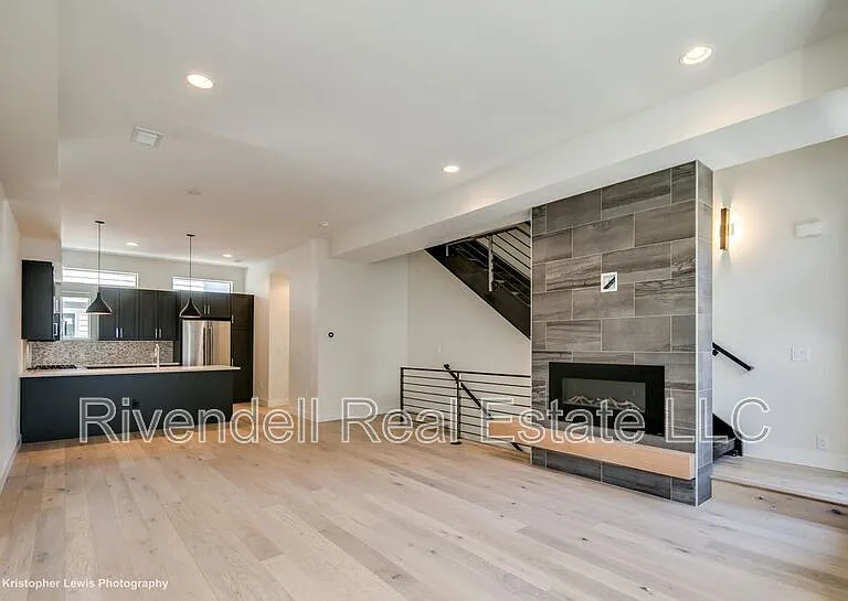4061 W Conejos Pl — Photo 3