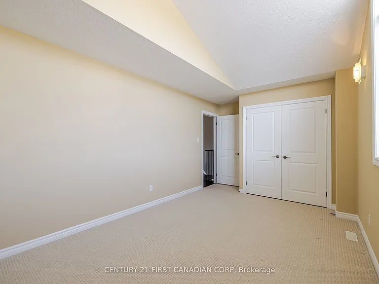 1690 Beaverbrook Ave — Photo 29