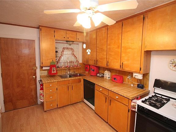 3rd image of 2325 Timberline Dr