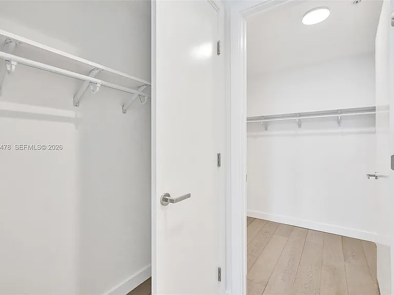 9221 E Bay Harbor Dr #210 — Photo 18