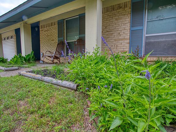 5th image of 243 Centennial Dr