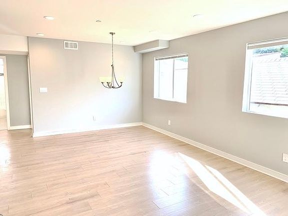 2nd image of 5648 Lexington Ave