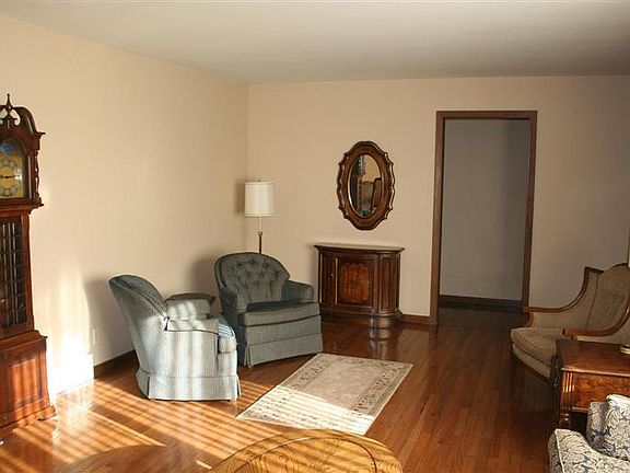 3rd image of 1709 S Williams Ave