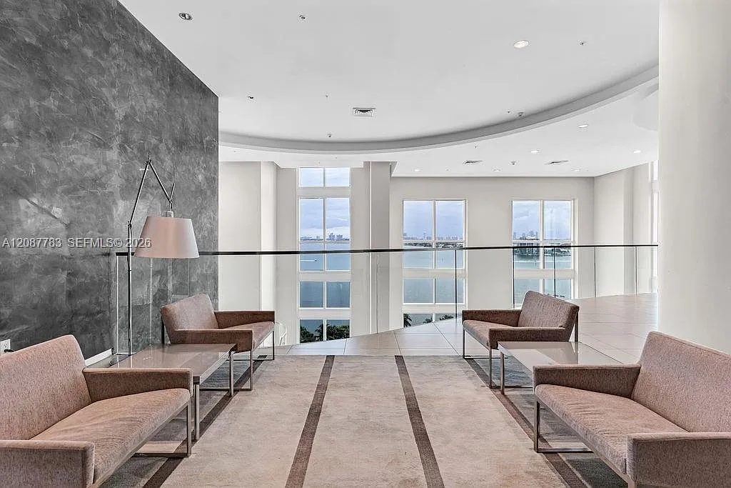 Quantum On The Bay Condo — Photo 3