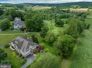 318 Ironstone Ln, Elverson, PA 19520