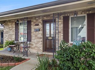 3711 Ridgelake Dr, Metairie, LA 70002