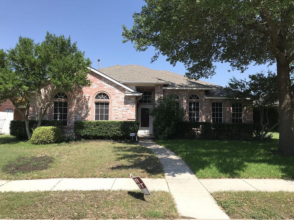 1st image of 1002 Meadow Park Dr