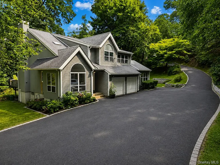34 Hammond Rd — Photo 1