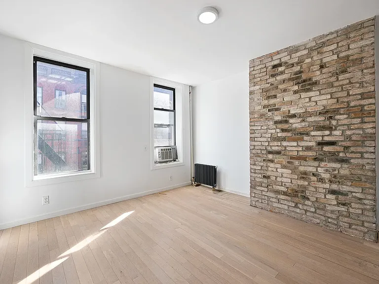 116 Bedford Ave #3L — Photo 1
