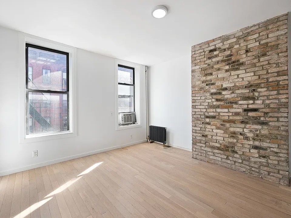 116 Bedford Ave #3L