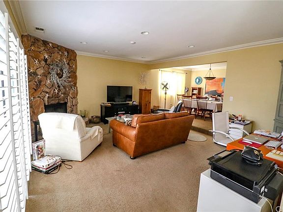 4th image of 1808 Vanderbilt Ln Unit 4
