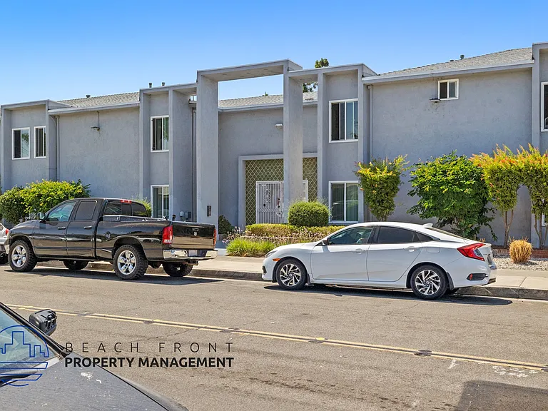 2750 W. Yale Ave. — Photo 4