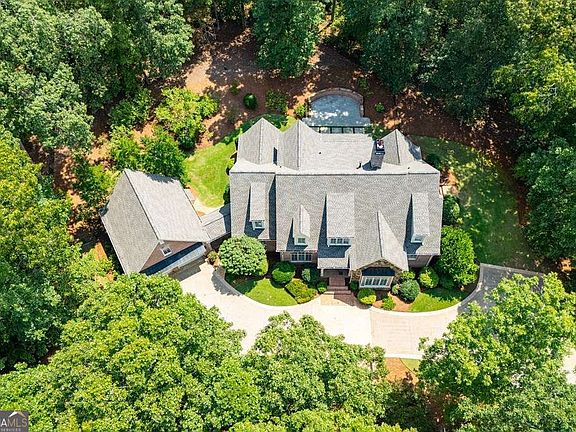 4th image of 124 Greystone Dr