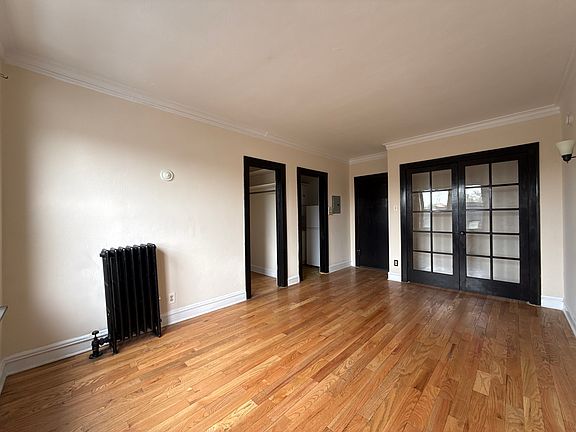 4th image of 3945 N Pulaski Rd #207