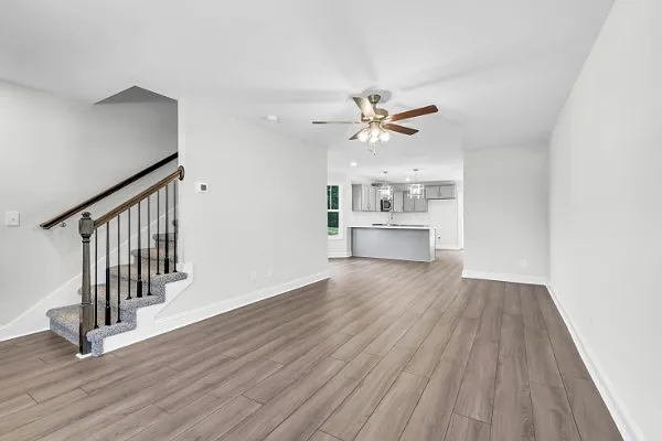 200 Limestone Point Dr — Photo 2