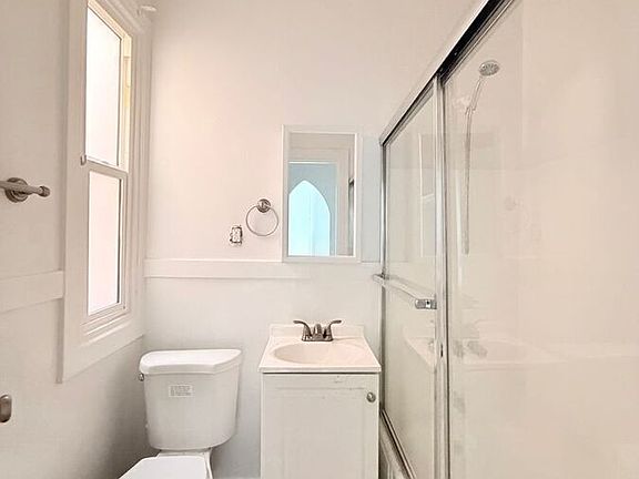 5th image of 5617 La Mirada Ave #202
