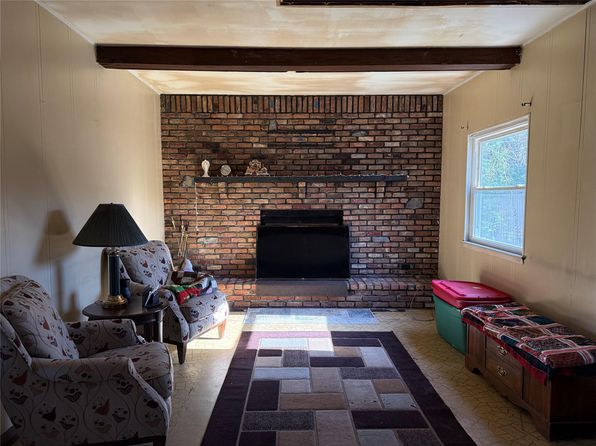 130 Greenbelt Parkway, Holbrook, NY 11741
