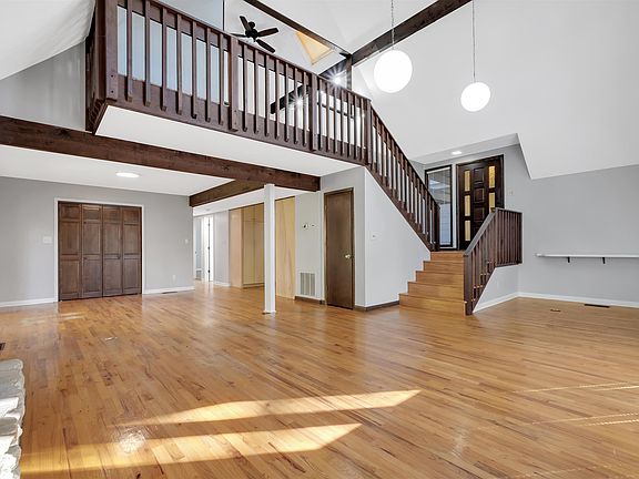 2nd image of 3014 Banks Rd