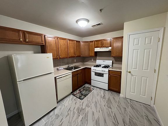 2nd image of 9228-38 Blue Grass Rd APT 19