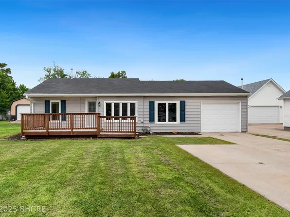 808 E 8th St S, Newton, IA 50208